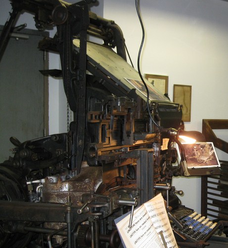 The Alto Herald still used the Linotype machine while other newspapers in the state changed to offset/computerized style of printing. Instructor Ben Hobbs showed journalism students from SFA how a ‘real’ newspaper was printed using the ‘hot type’ method.
