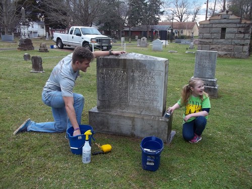 Oak Grove Cemetery Cleaning 17 February 2017 - 4