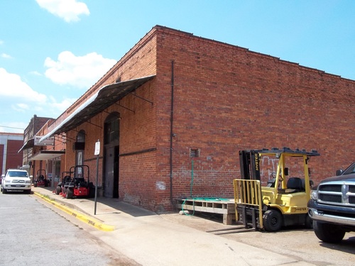 309 E. Commerce Side Detail