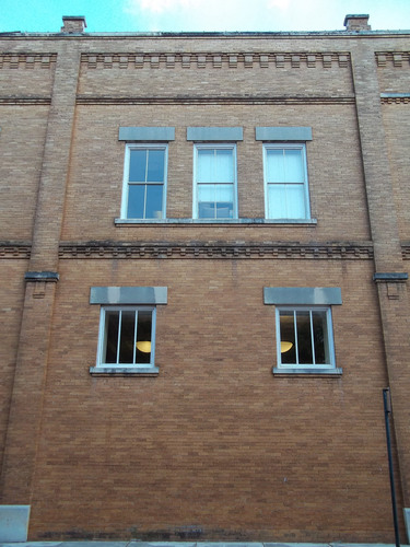 305 E Main Side Detail