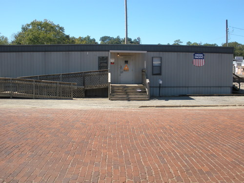 102 S. Old Tyler Rd Front