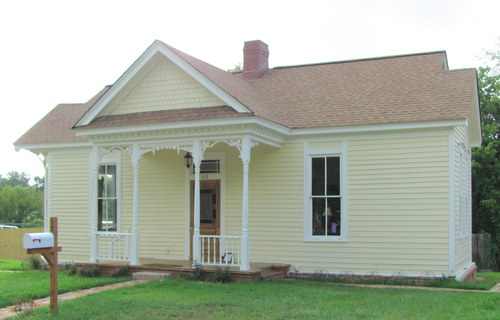 113 S. Lanana - front facade (faces west)