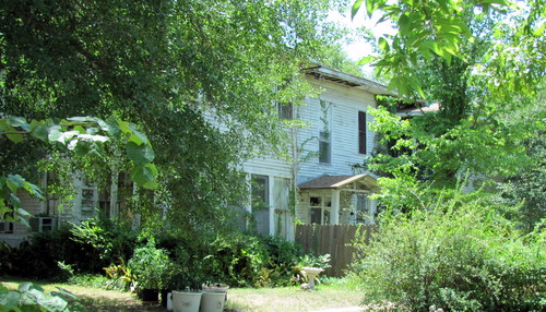 201 W. Pilar - west side