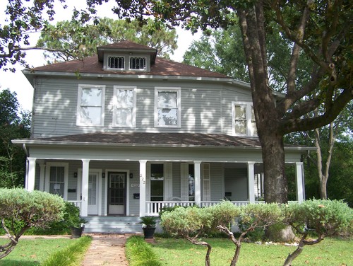 222 N. Mound Front 1