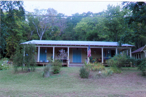 404 Bremond - front facade