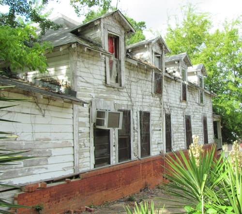 503 Shawnee - northeast corner looking at north side