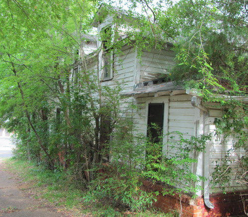 503 Shawnee - southeast corner looking at south side