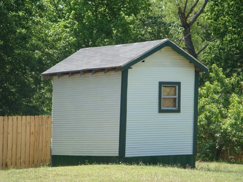 514 Richardson Outhouse