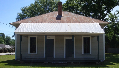 526 Richardson Front