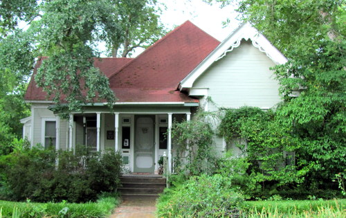 526 E. Pilar - front facade (faces north)