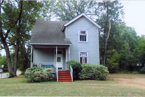 601 S. Fredonia - front facade