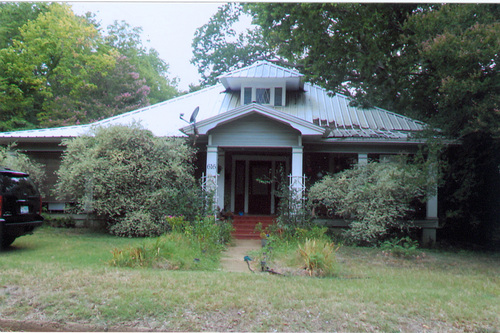 616 S. Fredonia - front facade