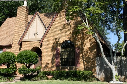 617 Logansport Front