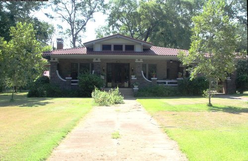 620 Logansport Front