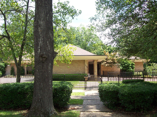 700 Logansport Front