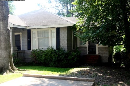 710 N. Fredonia Back