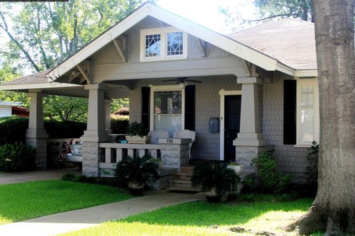 710 N. Fredonia Right Side