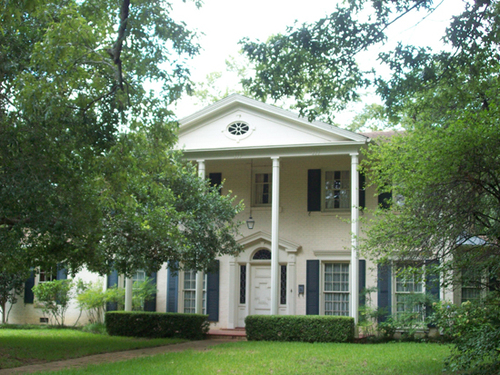 711 Logansport Front