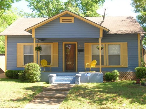 721 Bois d'Arc Front