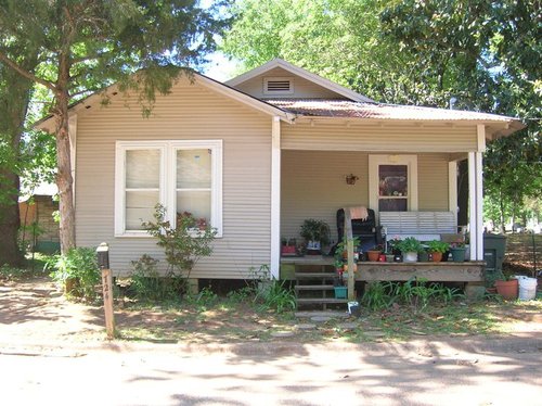 724 Bois d'Arc Front