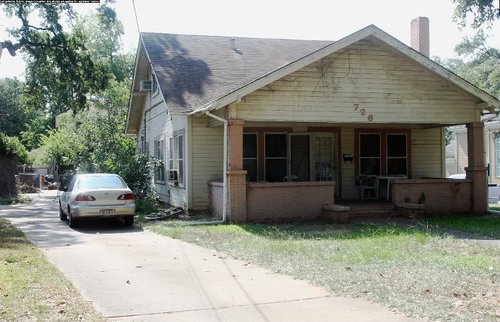 726 N. Mound Front