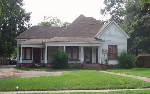 813 N. Mound - front facade (faces east) - July 2013