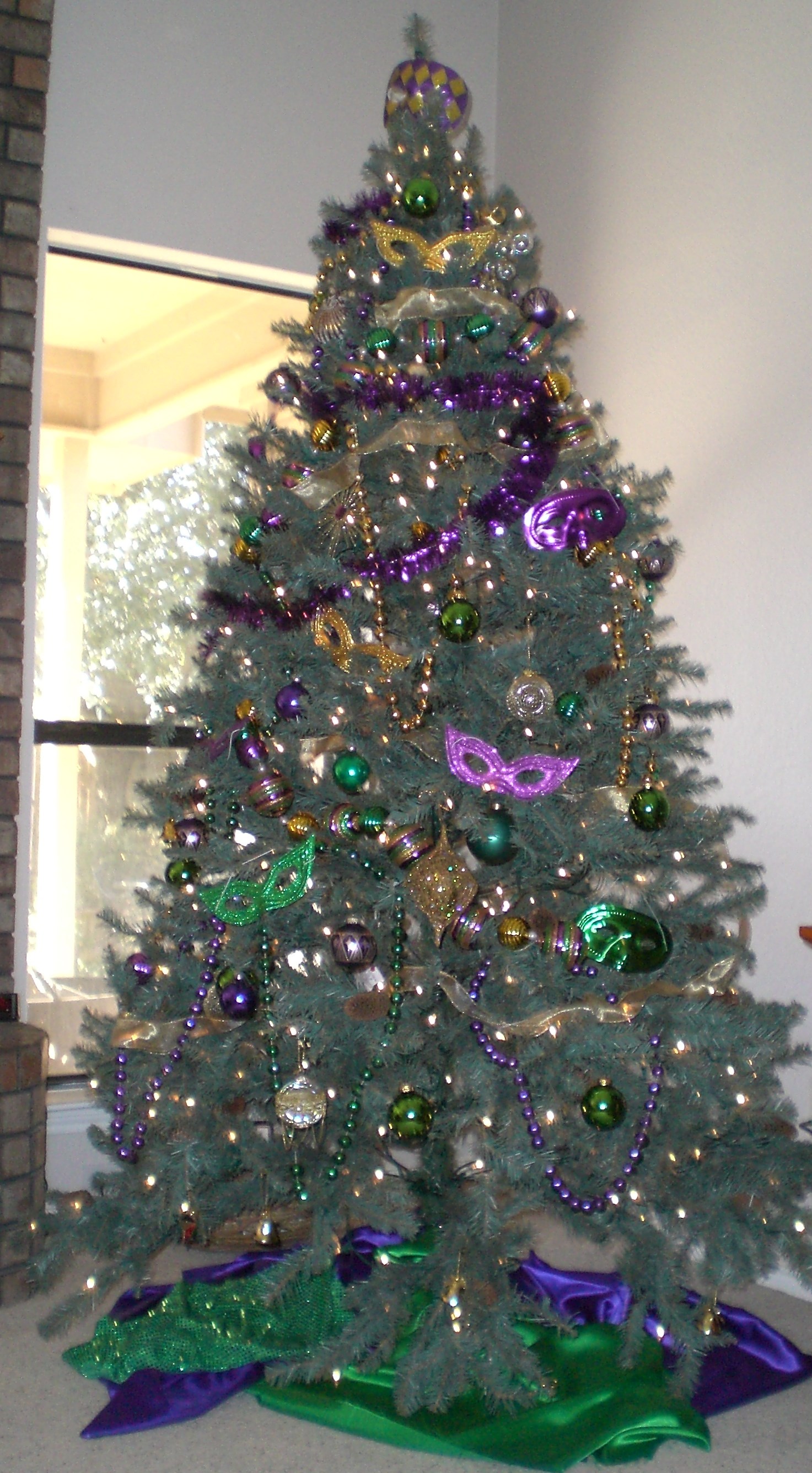 Santa's Workshop 14 inch Mardi Gras Tree, Purple