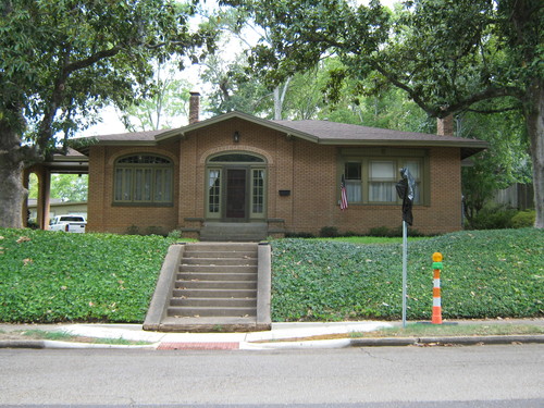 610 Park Front
