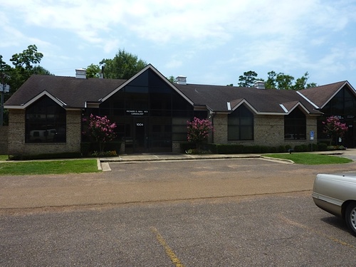 1002 N. Mound Front Facade