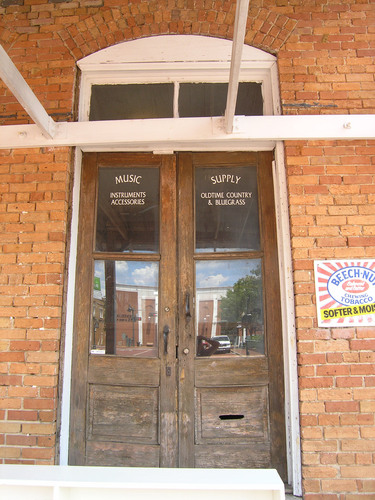 216 E. Pilar Door Detail