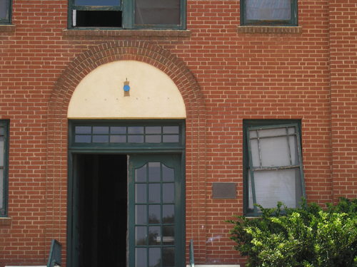 214 S. Fredonia Front Detail