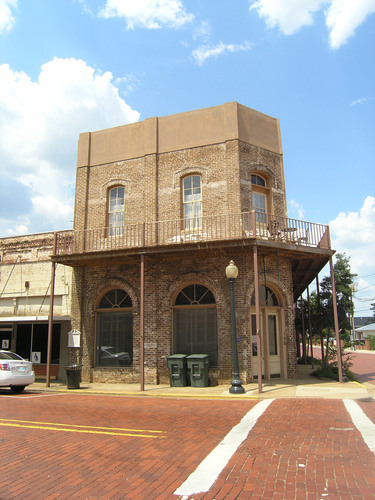 123 E. Main Left Side