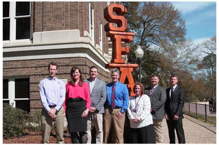 group photo of SFA's 2019 Teaching Excellence Award recipients