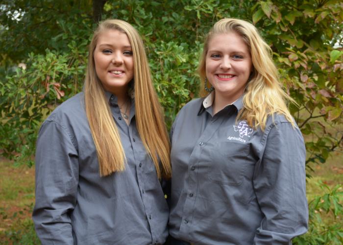 Zoé Smiley and Laken Read