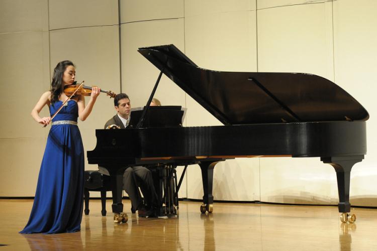 Evin Blomberg accompanied by Ron Petti