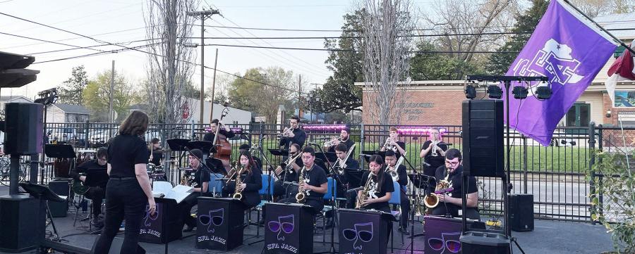 SFA's Swingin' Axes at the Fredonia Brewery in downtown Nacogdoches
