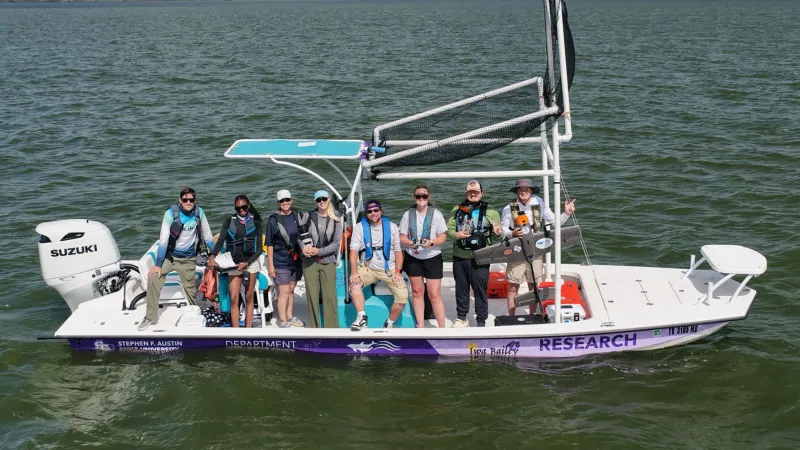 SFA students pictured aboard the Iwa Bailey. Image taken under NOAA/NMFS permit 28894.