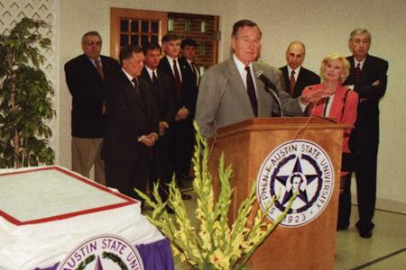 Bush speaks at SFA