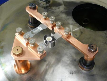 High current vacuum chamber electrodes