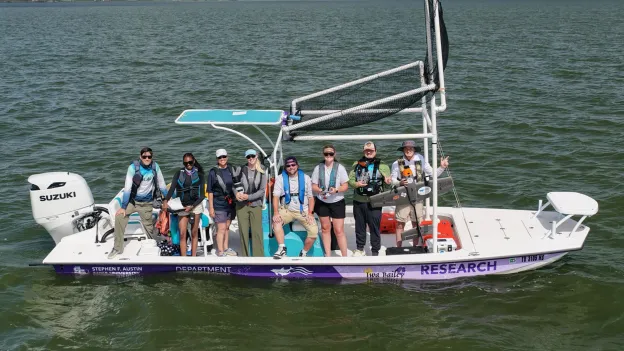 SFA students pictured aboard the Iwa Bailey. Image taken under NOAA/NMFS permit 28894.
