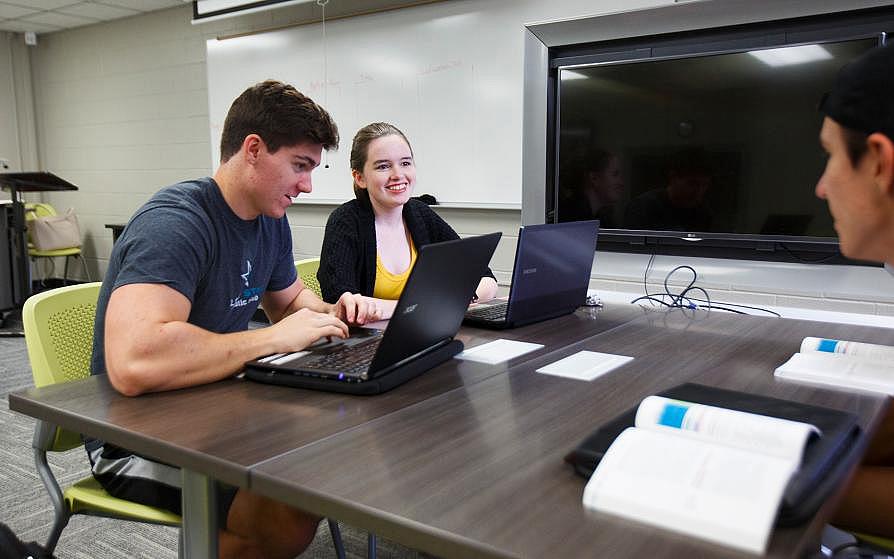 SFA English & Creative Writing students