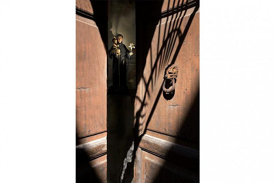 one of the photographic works of Frank Dituiri