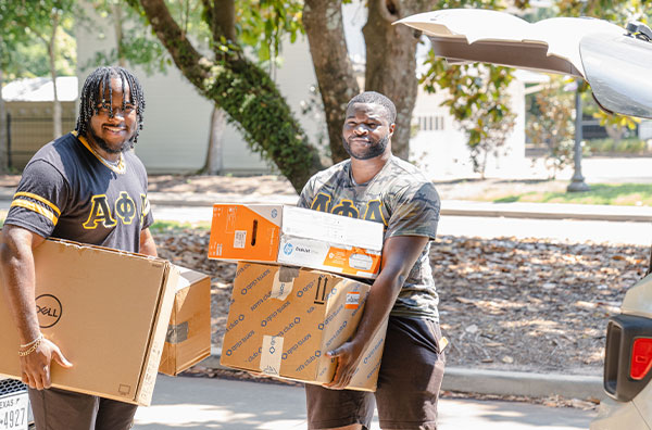Students moving in
