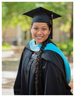 Hermelinda "Hennii" Céspedes '17 & '21