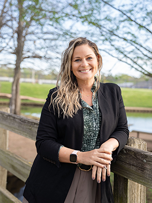 Dr. Sarah Straub