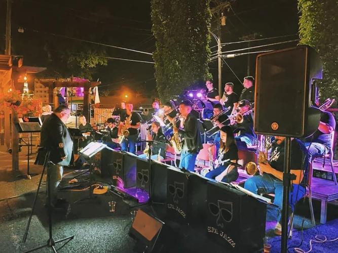 JD Salas and the Swingin' Axes at the Fredonial Brewery
