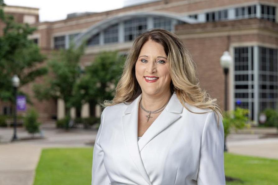 Gina Oglesbee